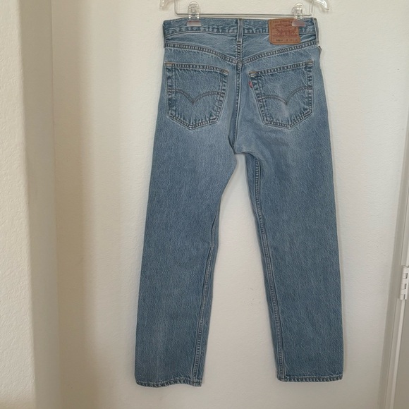 Vintage Levi’s High-Waisted Button Up Jeans Size 28 - Picture 4 of 7